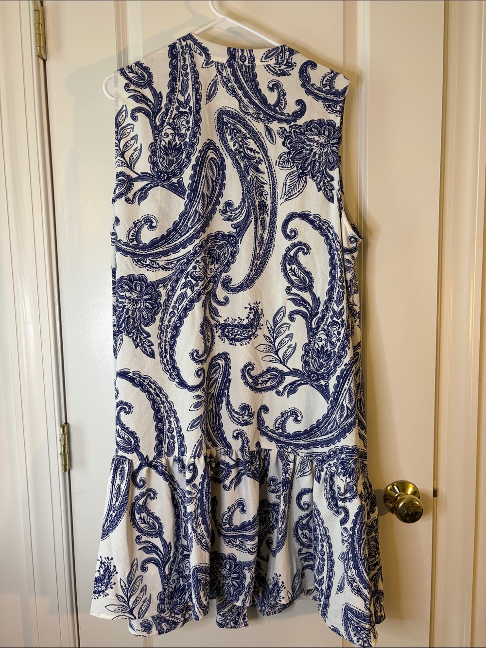 Rachel Zoe White and Navy Paisley Button-Front Ruffle Hem Dress w Pockets - Picture 6 of 8